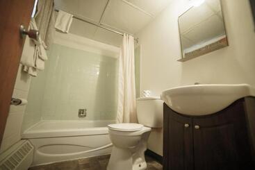 Capone's Hideaway Motel