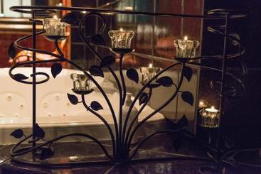 Mariaggi's Theme Suite Hotel & Spa