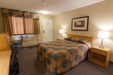 汽车旅馆  Bcminns  Fort Mcmurray  Rusty S