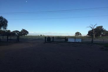 Мотель Under The Mount