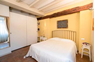 住所  Corte Del Passone