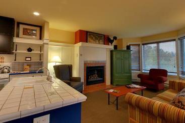 استراحتگاه Hilton Grand Vacations Club Tremblant Canada