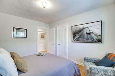 Albuquerque Adobe Cottage: Yard, Walkable Area