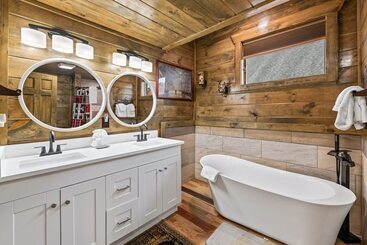 بيت ريفى Cabin W/ Hot Tub & Game Room In The Smokys!