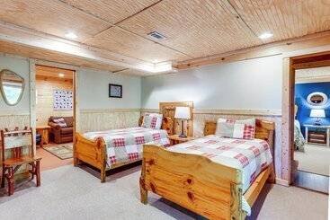 茅舍 Beautiful Blue Ridge Cabin: Mountain & Lake Views!