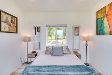 קוטג'' Hot Tub & Views:  Sunset Valley Retreat  In Eureka