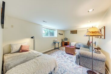 بيت ريفى Lecompton Home W/ Private Pond & Fire Pit!