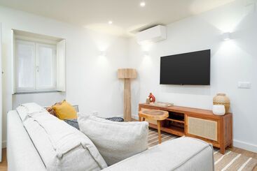 هتل آپارتمان Limehome Evora Largo Dos Penedos