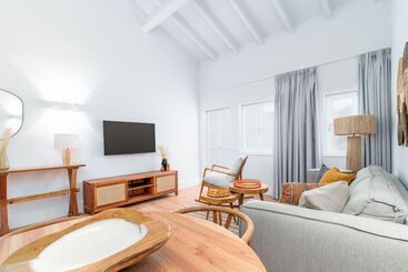 هتل آپارتمان Limehome Evora Rua De Machede 52