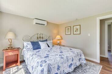 بيت ريفى Old Saybrook Home W/ Screened Porch & Ocean View!