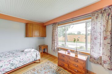 茅舍 Near Saugatuck Dunes: Pet Friendly Fennville Home!