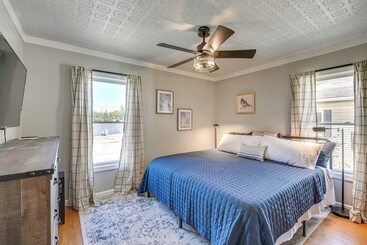 بيت ريفى Presque Isle Home W/ Screened Porch Near River!