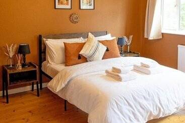 דירת נופש Charming Frome Retreat With 4 Bedrooms