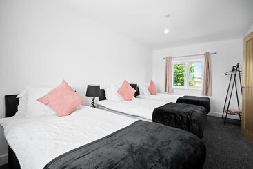 اقامتگاه Family/contractors 3 Bed House/parking/sleeps 7