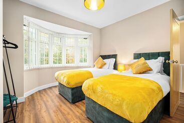 דירת נופש Spacious 3 Bed House/sleeps 5/free Parking Oldbury