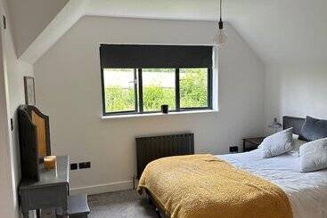 דירת נופש Tranquil Oxford Retreat 4 Bedroom House Aircon