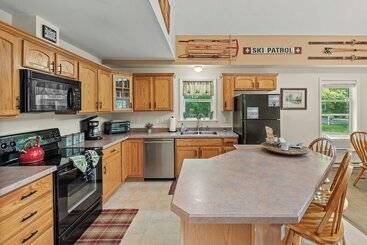 コテージ Alpine Serenity By Avantstay Beach + Lake Access Theater, Deck, Playroom