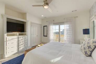 茅舍 Coastal Marsh By Avantstay Infinity Pool, Hot Tub, View, Pool Table, Ping Pong