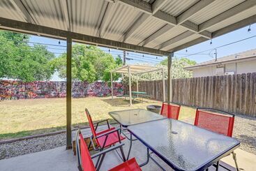 コテージ Family Friendly Clovis Home W/ Gas Grill + Patio!