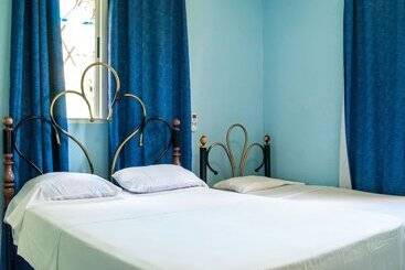 پانسیون Villa Alondra