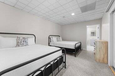 קוטג'' Shoreway Cove By Avantstay Waterfront, Pool, Dock