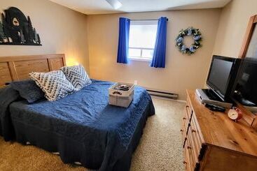 بيت ريفى Slope Lodge Prime Skiing Location Indoor Pool, Hot Tub, Sauna Private Deck