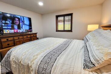 بيت ريفى The Bear S Den By Avantstay Prime Location, Renovated W/ Movie & Game Room