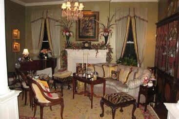 민박 Belle Oaks Inn