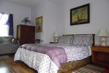 تختخواب و صبحانه Cantuta Inn