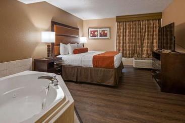 هتل Best Western Crossroads Of The Bluffs