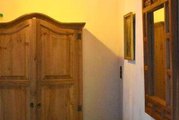 فندق Casa Alvarada