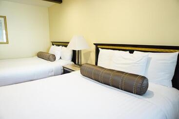 فندق Tuscan Garden Inn