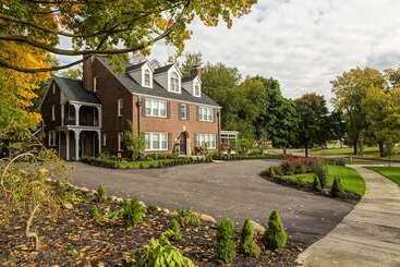 Knob Hill Bed & Breakfast