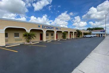 汽车旅馆  Economy Inn