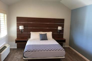 فندق على الطريق Sterling Inn