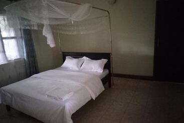 هاستل Albert Grand Palace   Masindi