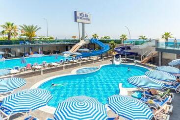 בית מלון כפרי Relax Beach