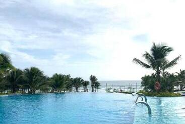 Bai Dai Resort Near Cam Ranh Airport