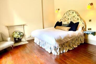 Bed and Breakfast Lynwood House