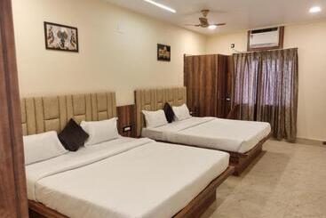 Hotel Rudraksh Riverside