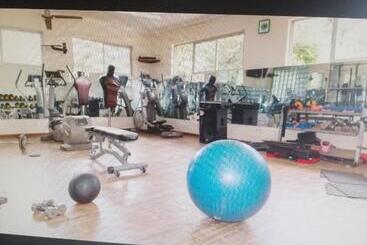 Отель Sports View