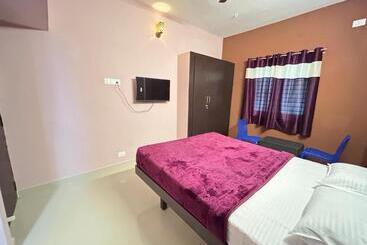 فندق Surya Residency Srirangam
