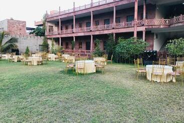 Hotel The Shakti Rocks