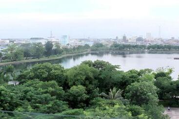 Lakeside Hotel Nam Dinh