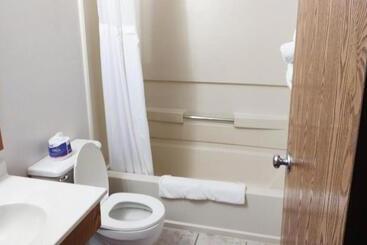 Magnuson Hotel Ironwood