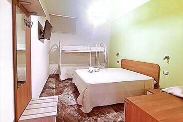 פנסיון Affittacamere Miramare