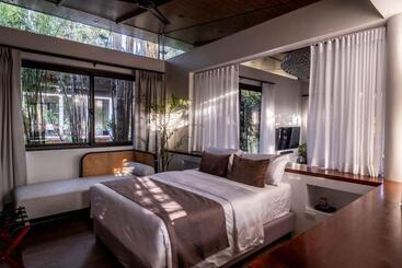 Vijaya Cabin   Ezra Viniti Resort