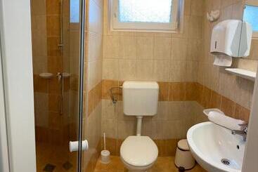 مبيت وإفطار Csa Li Apartmanház