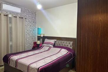 تختخواب و صبحانه Zzinn