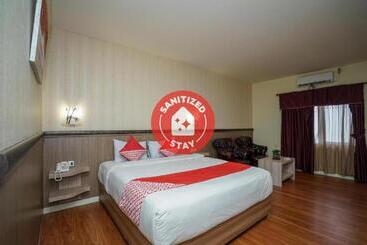 Collection O 736 Hotel Best Skip